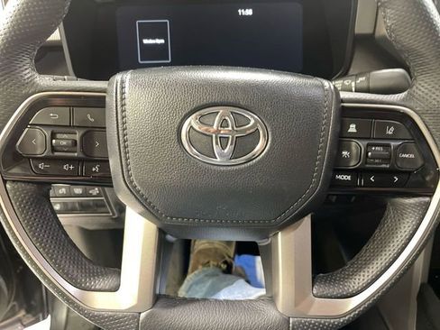 Used 2024 Toyota Tundra Limited image 14