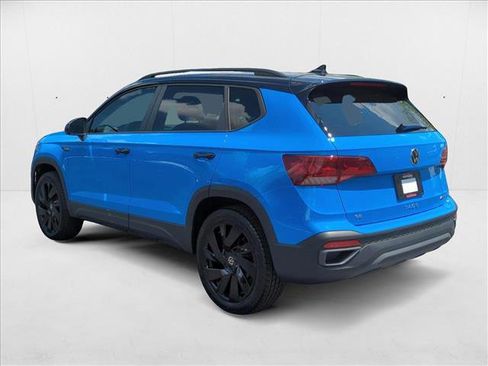New 2025 Volkswagen Taos SE image 3