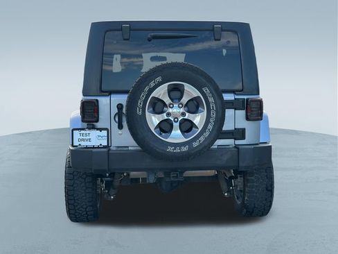 Used 2016 Jeep Wrangler Unlimited Sahara AWD/4WD image 7
