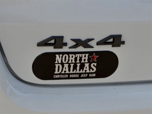 New 2026 Jeep Compass Latitude image 9