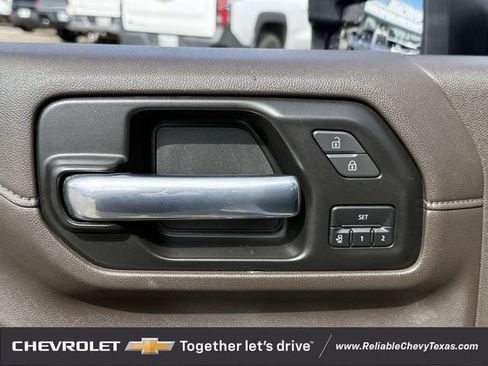 Used 2022 GMC Sierra 2500 Denali w/ Denali Ultimate Package AWD/4WD image 29