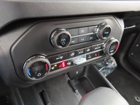 New 2025 Ford Bronco Outer Banks image 15