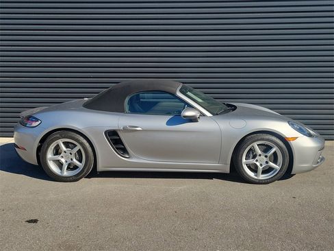 Certified 2023 Porsche 718 Boxster image 8