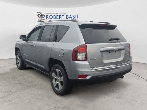 Used 2017 Jeep Compass High Altitude image 3