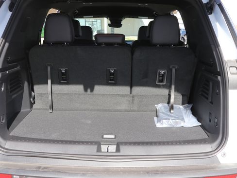 New 2026 Chevrolet Traverse Z71 w/ Driver Confidence Package image 28