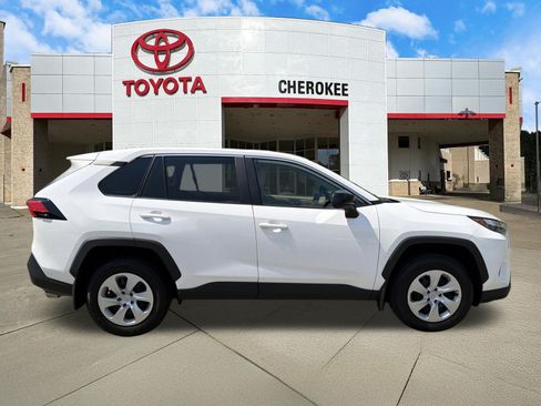 Used 2025 Toyota RAV4 LE FWD image 4