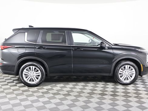 Used 2024 Mitsubishi Outlander ES image 5