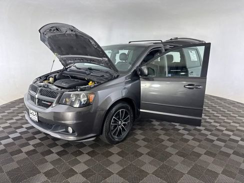 Used 2017 Dodge Grand Caravan GT FWD image 12