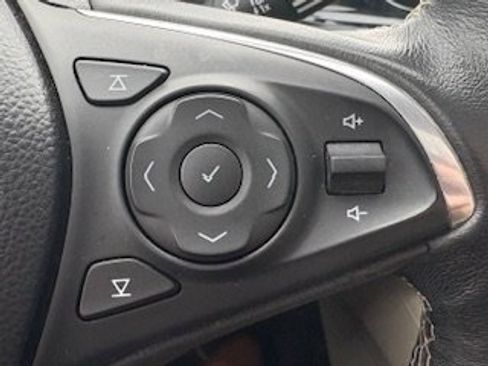 Used 2018 Buick Regal Essence w/ Driver Confidence Package #1 image 8