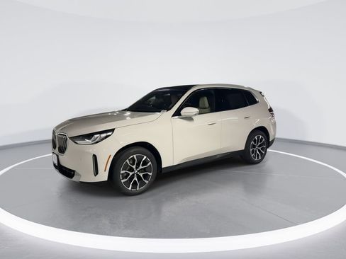 Used 2025 BMW X3 xDrive30i w/ Premium Package image 4