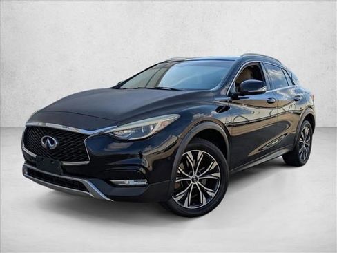 Used 2017 INFINITI QX30 Premium w/ Navigation Package image 1