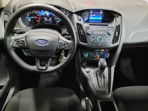 Used 2017 Ford Focus SE w/ Interior Protection Package image 22