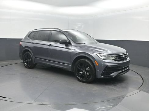 Used 2023 Volkswagen Tiguan SE R-Line FWD image 34