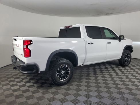 Used 2024 Chevrolet Silverado 1500 ZR2 w/ Technology Package image 4