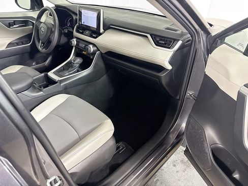 Used 2024 Toyota RAV4 XLE Premium FWD image 27