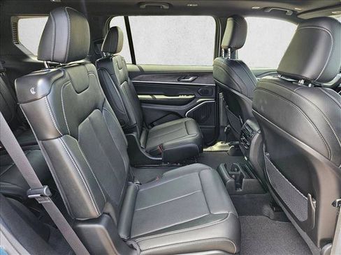 New 2026 Jeep Grand Cherokee L Limited AWD/4WD image 17
