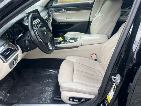 Used 2016 BMW 750i xDrive AWD/4WD image 10