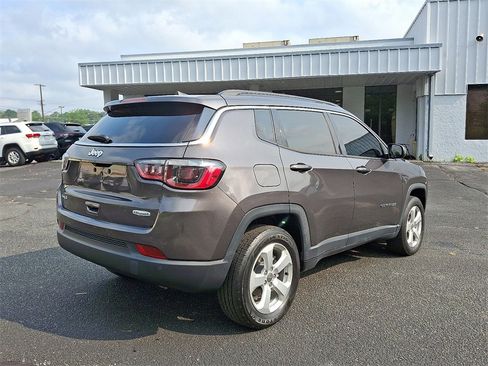 Used 2021 Jeep Compass Latitude w/ Driver Assistance Group image 6