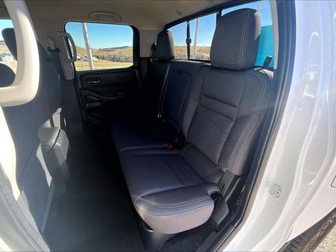 Used 2022 Nissan Frontier SV image 23