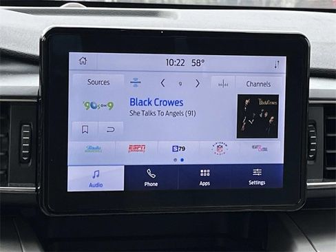 Used 2020 Ford Explorer XLT w/ Equipment Group 202A image 16