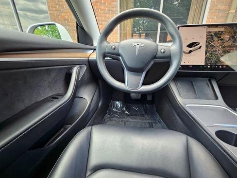 Used 2023 Tesla Model 3 Standard Range RWD image 4