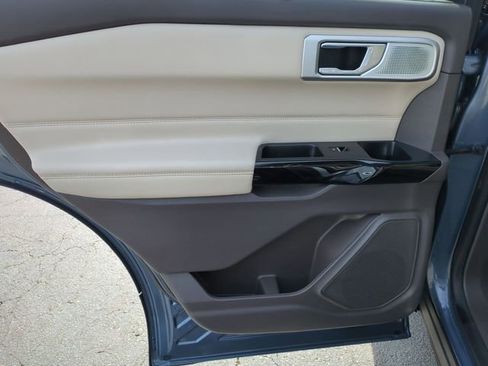 Used 2021 Ford Explorer Platinum w/ Equipment Group 601A image 29