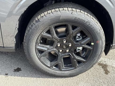 New 2026 Ford Maverick Lariat w/ Black Appearance Package AWD/4WD image 9