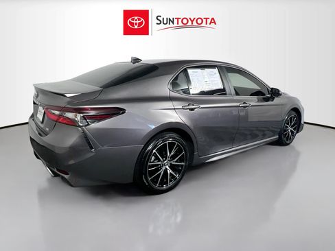 Used 2024 Toyota Camry SE FWD image 4