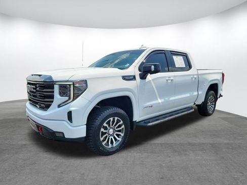 Used 2023 GMC Sierra 1500 AT4 w/ AT4 Premium Package AWD/4WD image 3