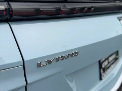 Used 2024 Cadillac Lyriq Luxury AWD/4WD image 7
