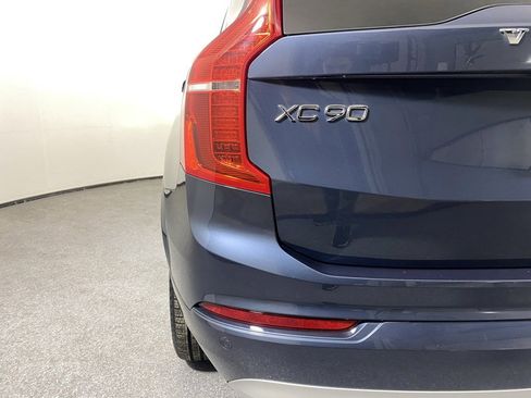 Used 2022 Volvo XC90 T6 Momentum w/ Advanced Package image 9