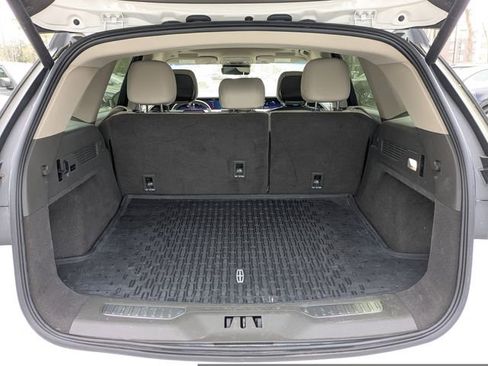 Used 2024 Lincoln Nautilus Reserve w/ Equipment Group 203A image 13