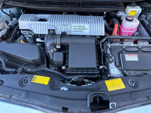 Used 2014 Toyota Prius Four image 6
