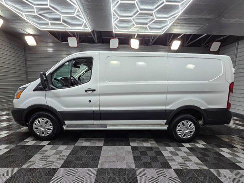 Used 2018 Ford Transit 250 130 Low Roof w/ Exterior Upgrade Package RWD image 8
