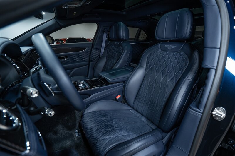 Used 2022 Bentley Flying Spur W12 AWD/4WD image 19