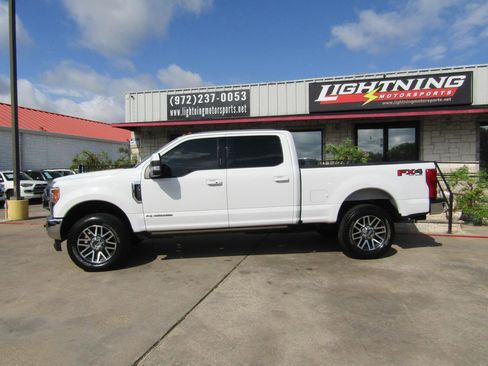 Used 2019 Ford F250 Lariat w/ Lariat Ultimate Package image 2