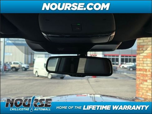 New 2025 Nissan Armada SL w/ Captain's Chari Seat Package image 18