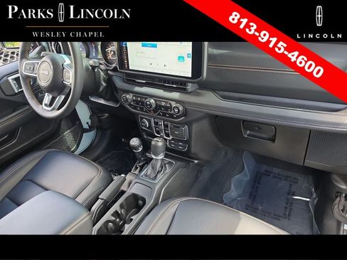 Used 2024 Jeep Wrangler Unlimited Sahara w/ Technology Group AWD/4WD image 9