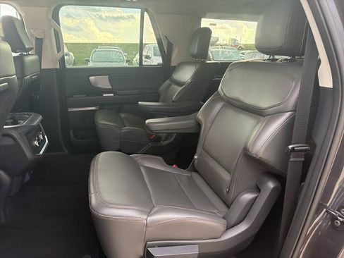 Used 2025 Ford Expedition Max Active image 10