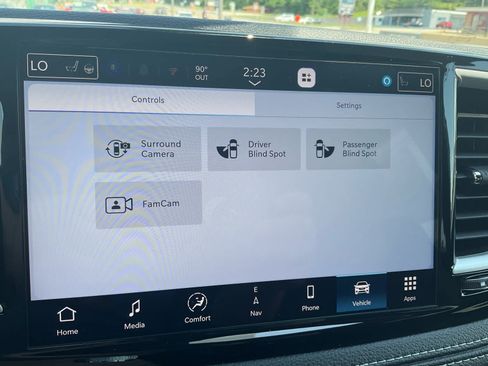 New 2027 Chrysler Pacifica Select w/ Family Tech Group FWD image 9