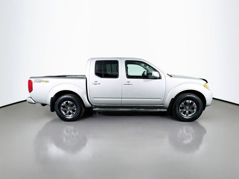 Used 2016 Nissan Frontier PRO-4X image 6