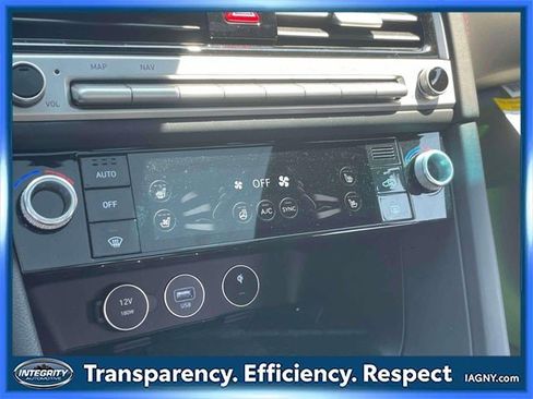 Used 2025 Genesis G70 2.5T w/ Sport Prestige Package image 30