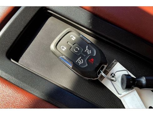 Used 2015 Chevrolet Tahoe LTZ image 12