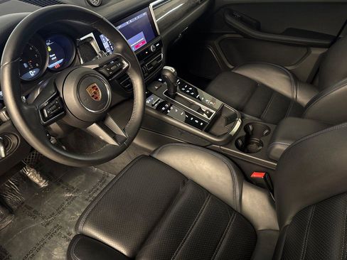 Used 2024 Porsche Macan GTS image 9