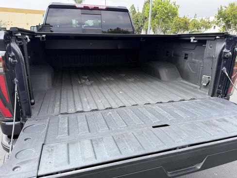 Used 2024 GMC Sierra 2500 AT4 w/ AT4 Premium Plus Package AWD/4WD image 11