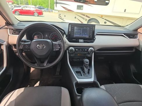 Used 2021 Toyota RAV4 XLE FWD image 14