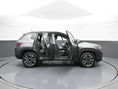 Used 2023 Jeep Compass Limited AWD/4WD image 40
