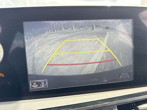 Certified 2022 Lexus ES 350 F Sport w/ Accessory Package 2 FWD image 17