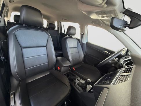 Used 2021 Volkswagen Tiguan SE AWD/4WD image 21
