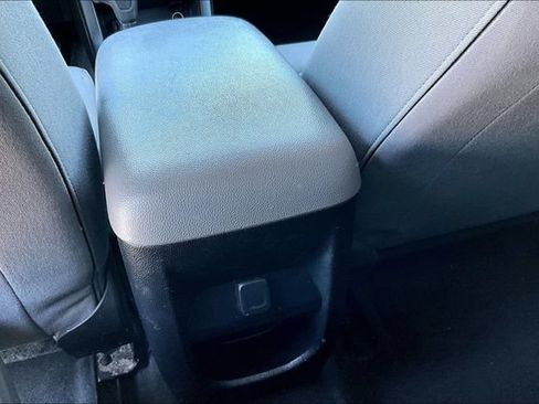 Used 2021 Chevrolet Colorado W/T RWD image 11